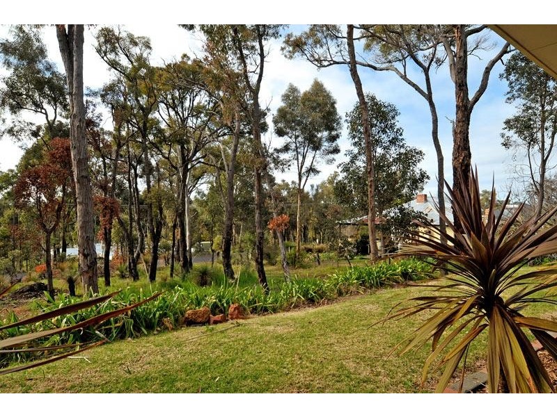 27 Wilson Street, Wooroloo WA 6558