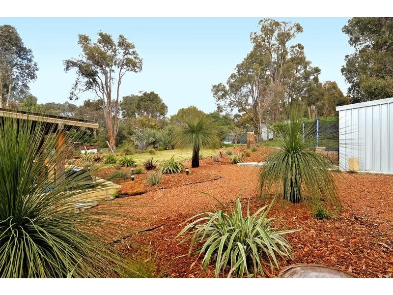 27 Wilson Street, Wooroloo WA 6558