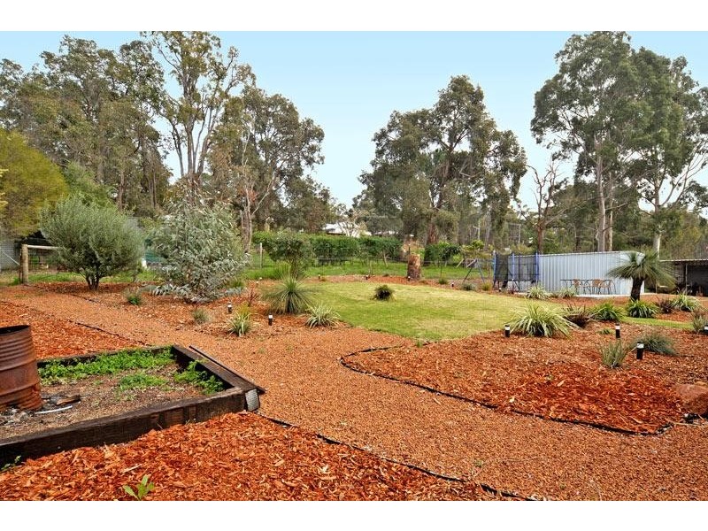 27 Wilson Street, Wooroloo WA 6558