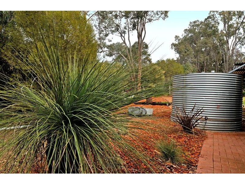 27 Wilson Street, Wooroloo WA 6558