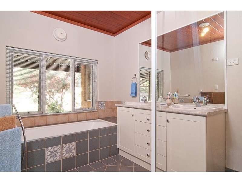 170 Samuel St, Mount Helena WA 6082