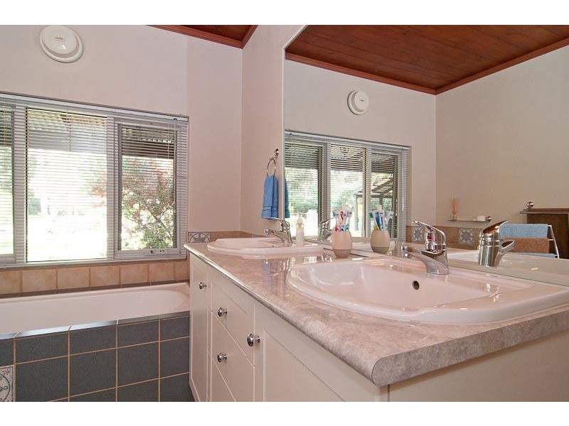 170 Samuel St, Mount Helena WA 6082