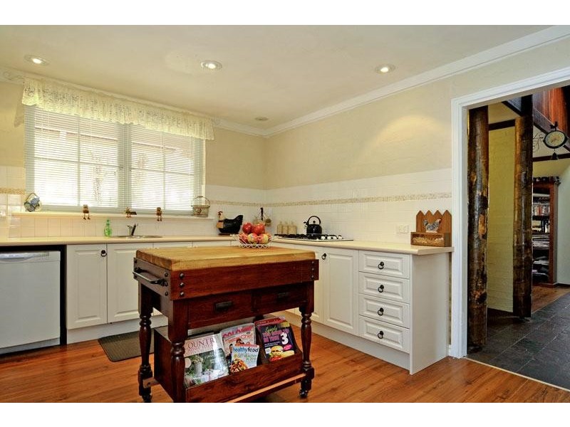 270 GILL STREET, Mundaring WA 6073