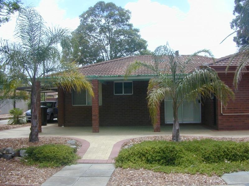 16 Mallow Way, Forrestfield WA 6058