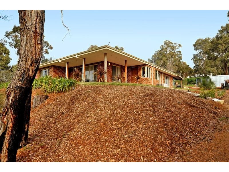 27 Wilson Street, Wooroloo WA 6558