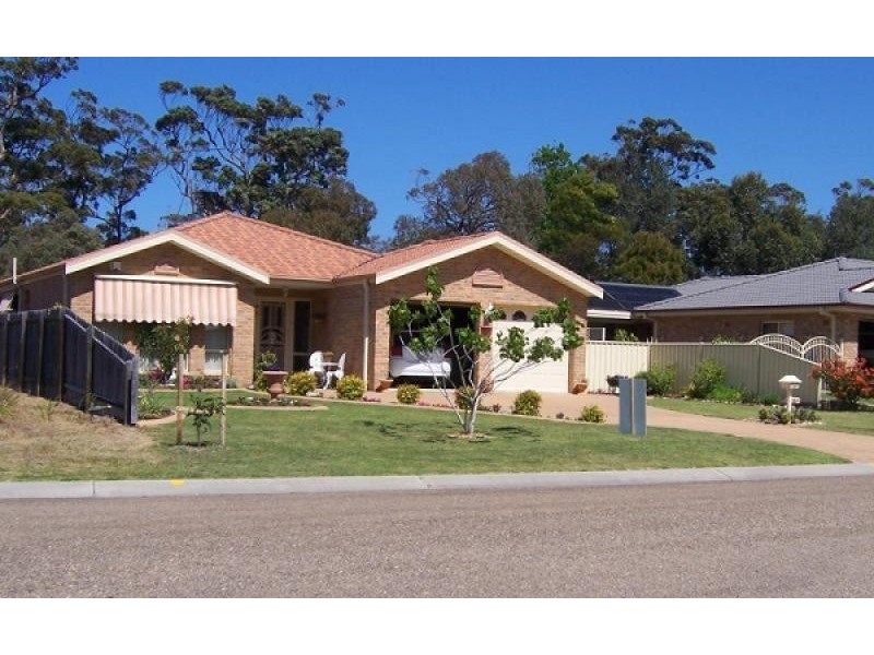 11 Boulder Place, Broulee NSW 2537