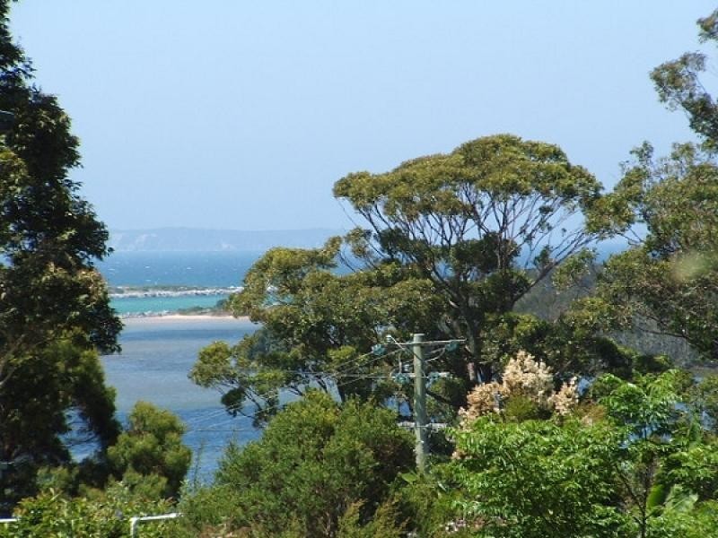 10 Hazel Road, Moruya Heads NSW 2537