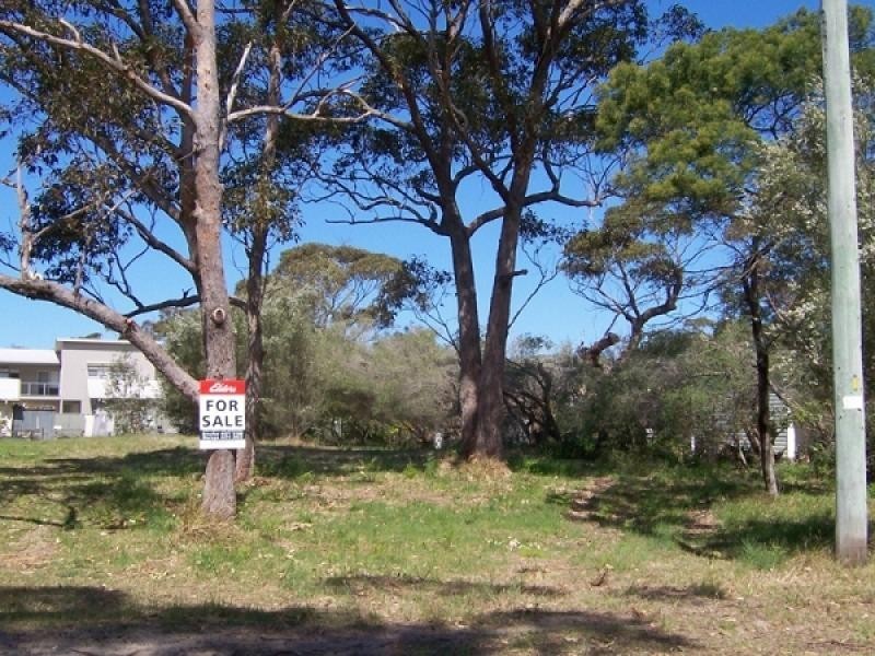 72 Grant Street, Broulee NSW 2537