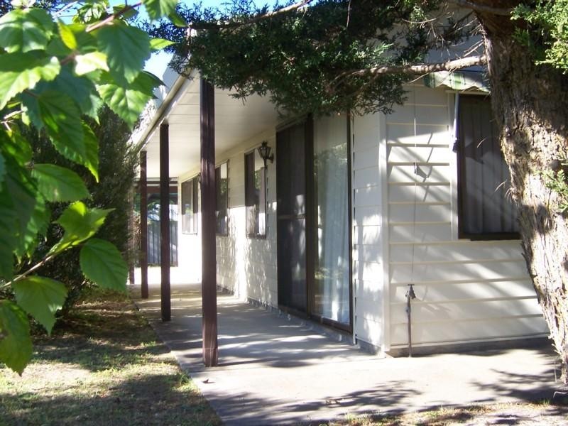13 Yarralumla Crescent, Tomakin NSW 2537