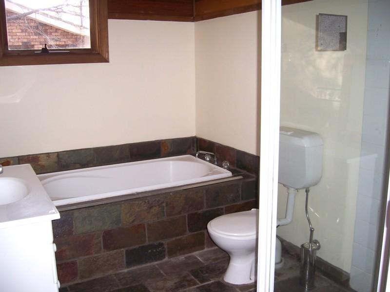 31 Clarke Street, Broulee NSW 2537