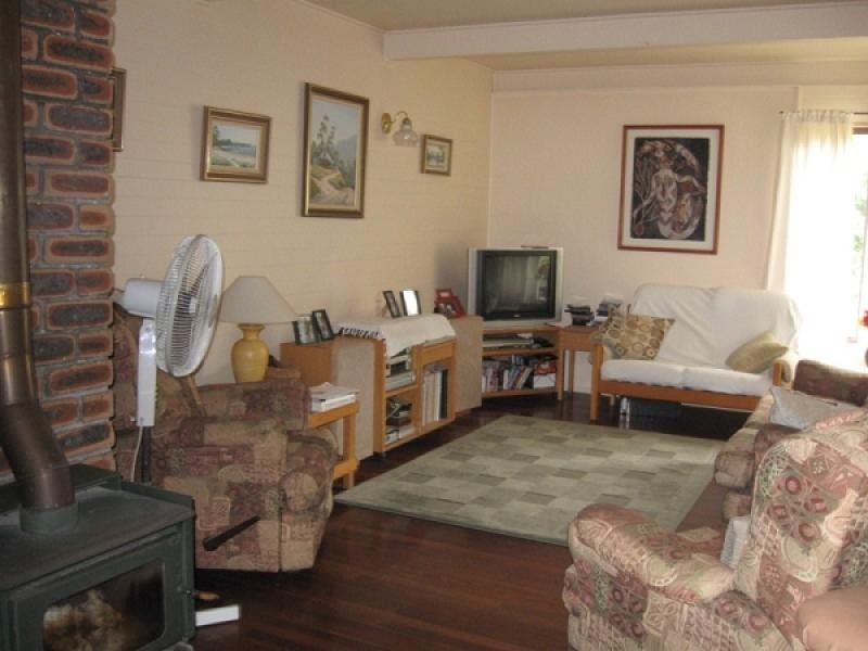 38 Hilmer Avenue, Mossy Point NSW 2537