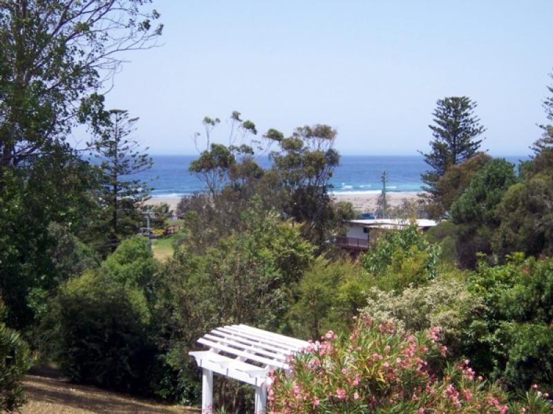 11 Beatty Crescent, Tuross Head NSW 2537