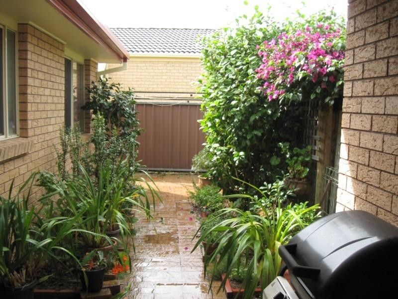 1 Cambridge Crescent, Broulee NSW 2537