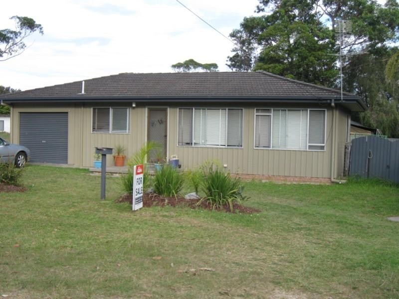 4 Clarke Street, Broulee NSW 2537