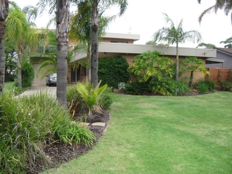 8 Clarke Street, Broulee NSW 2537