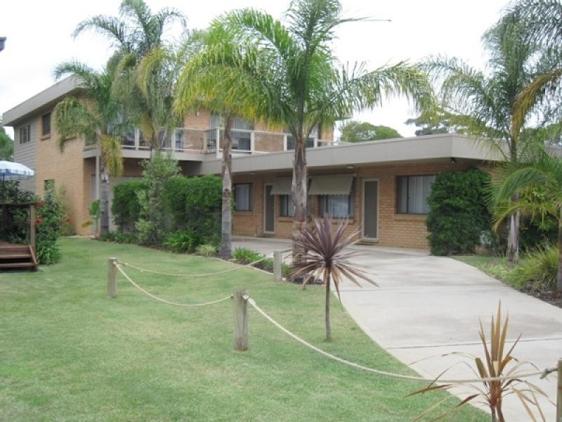 8 Clarke Street, Broulee NSW 2537