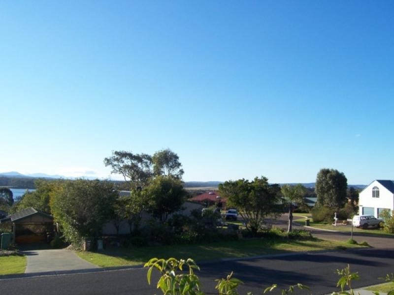 43 Dell Parade, Moruya Heads NSW 2537