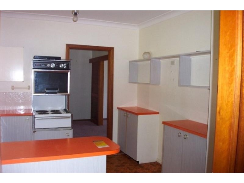 3 QUEEN STREET, Moruya NSW 2537