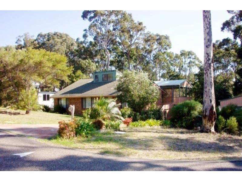14 HEADLAND  GROVE, Moruya Heads NSW 2537