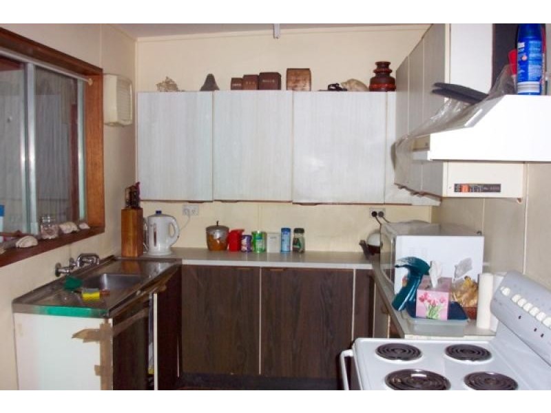 11 ANDERSON STREET, Moruya NSW 2537