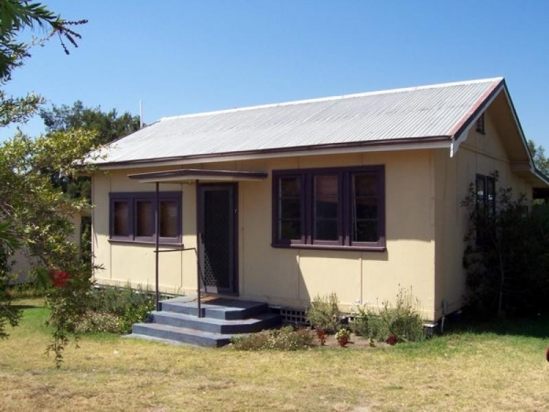 7 Campbell Street, Moruya NSW 2537