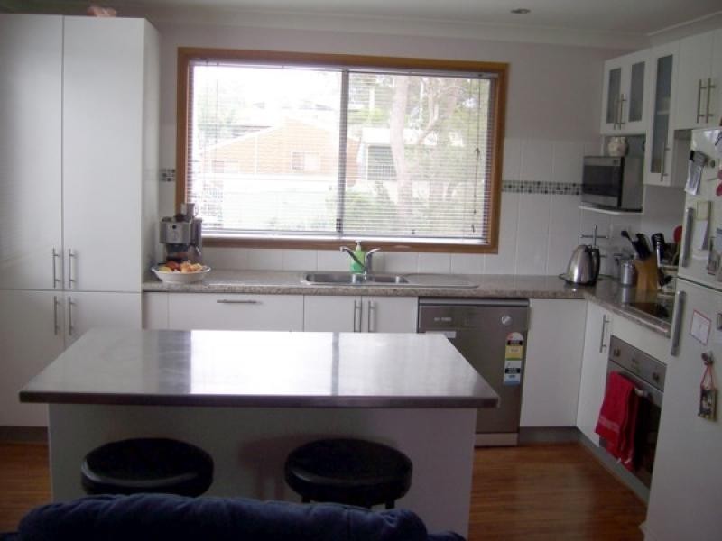 8 Crest Crescent, Moruya Heads NSW 2537