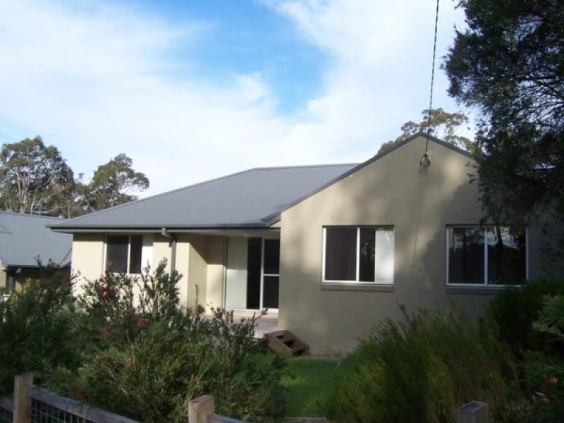 1 A Crest Crescent, Moruya Heads NSW 2537