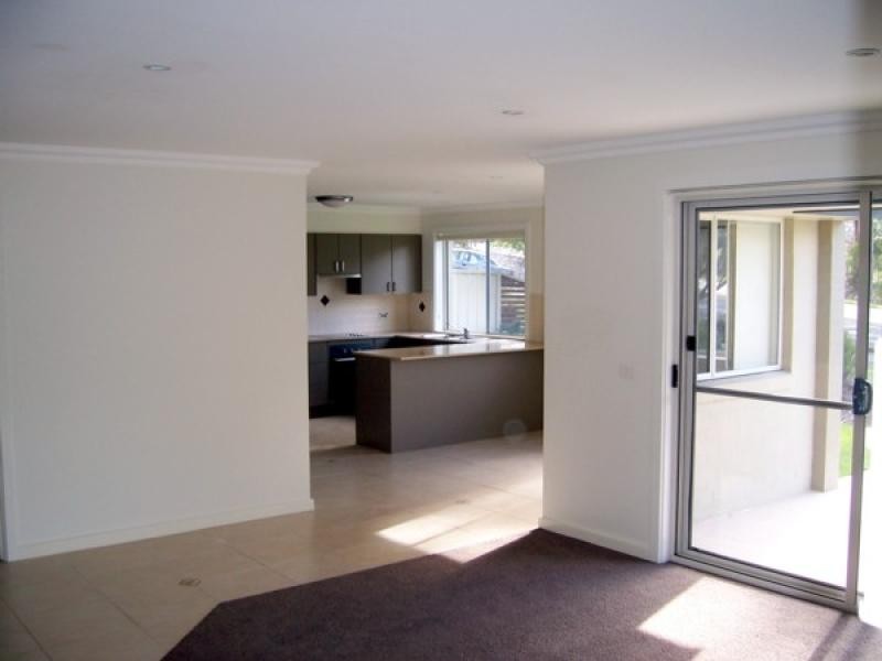 1 A Crest Crescent, Moruya Heads NSW 2537