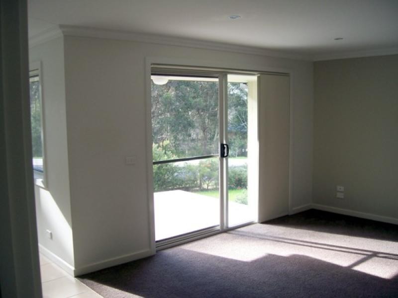 1 A Crest Crescent, Moruya Heads NSW 2537