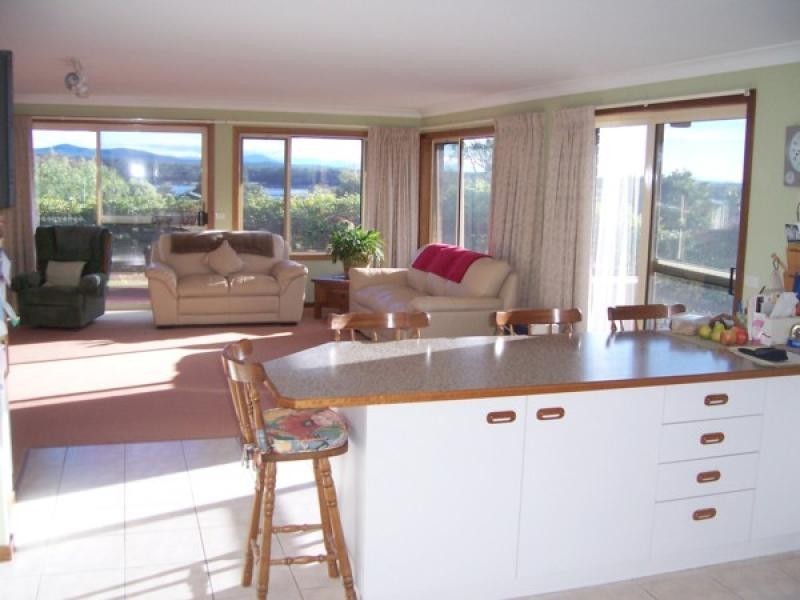 43 Dell Parade, Moruya Heads NSW 2537