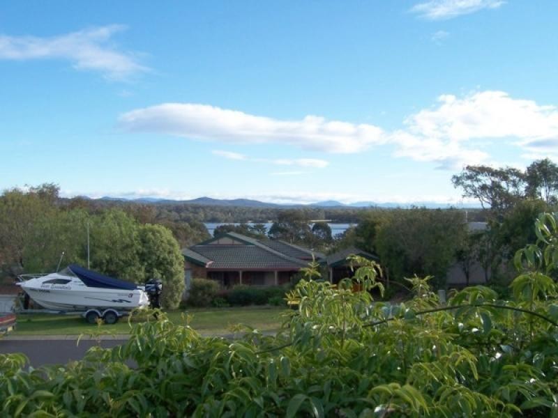 43 Dell Parade, Moruya Heads NSW 2537