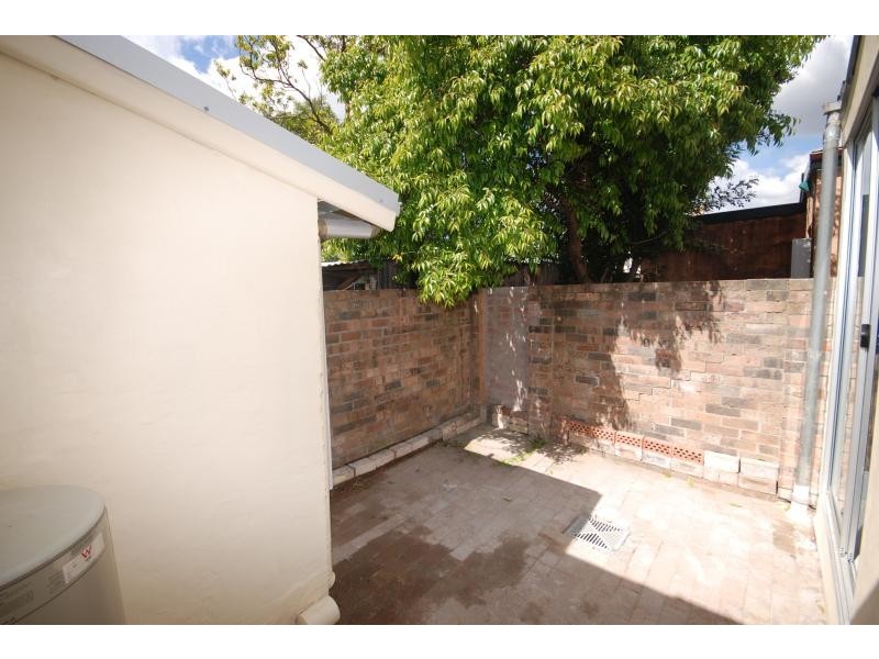 19 Philpott St, Enmore NSW 2042