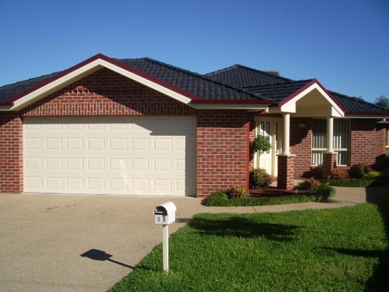 38 CASSINIA COURT, Thurgoona NSW 2640