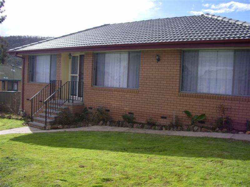 3 HAKEA PLACE, Albury NSW 2640