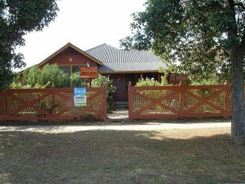 77 WARMATTA STREET, Finley NSW 2713