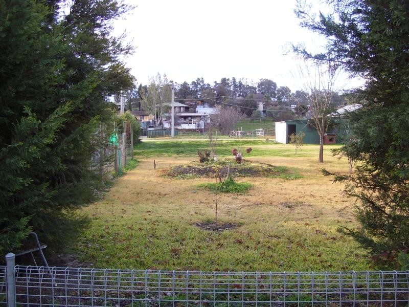 83 CONNESS STREET, Chiltern VIC 3683