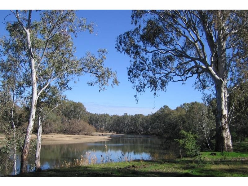 . RIVERINA HIGHWAY, Albury NSW 2640