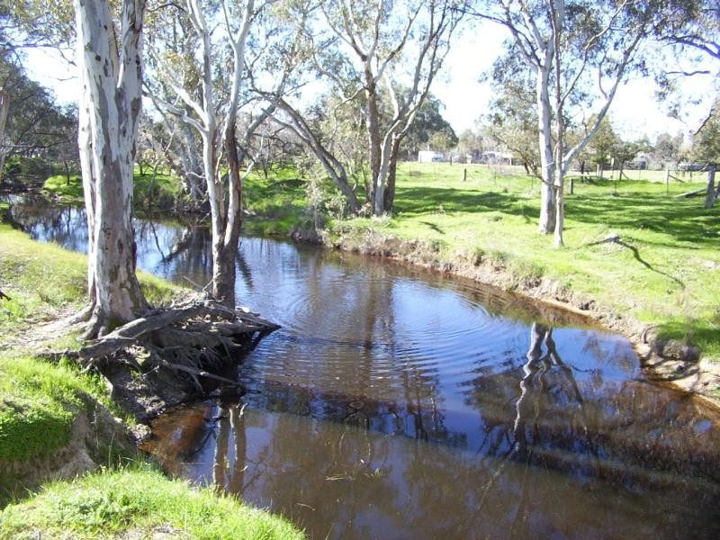 258 RACECOURSE ROAD, Chiltern VIC 3683
