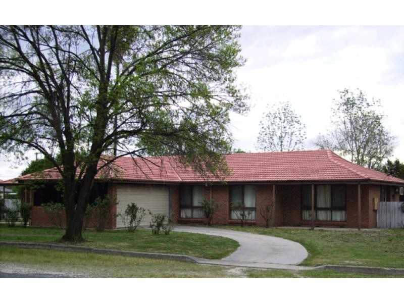 11 KING STREET, Holbrook NSW 2644