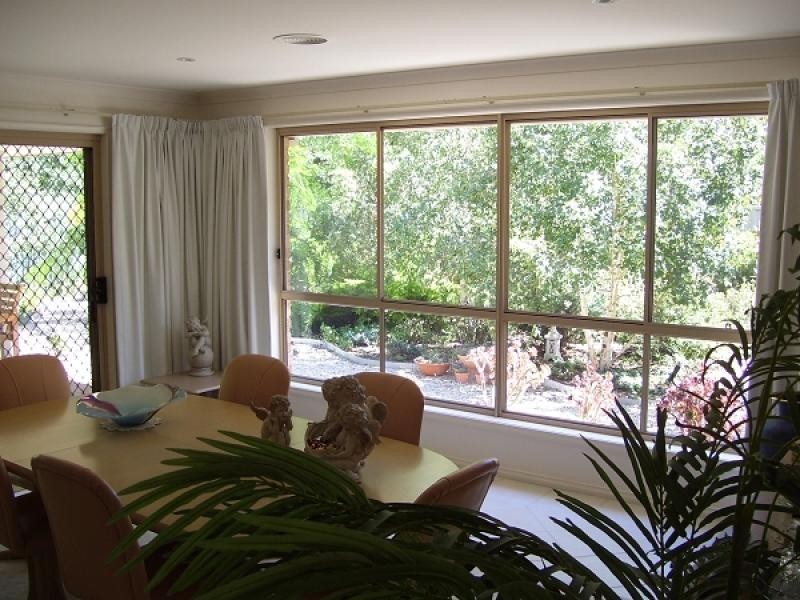 2 HALL COURT, Howlong NSW 2643