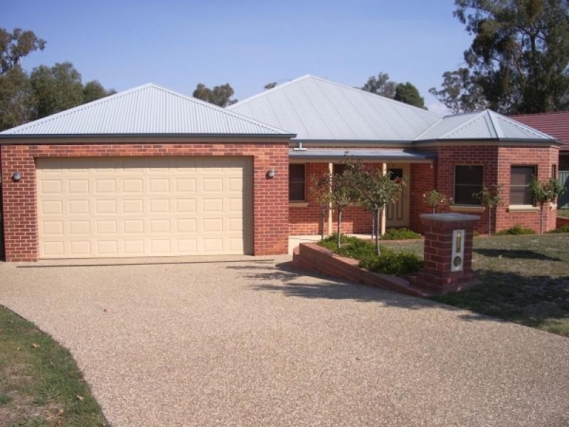21 THE GROVE, Albury NSW 2640