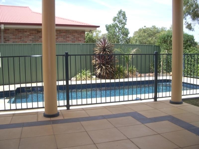 21 THE GROVE, Albury NSW 2640
