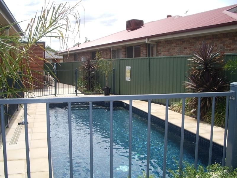 21 THE GROVE, Albury NSW 2640