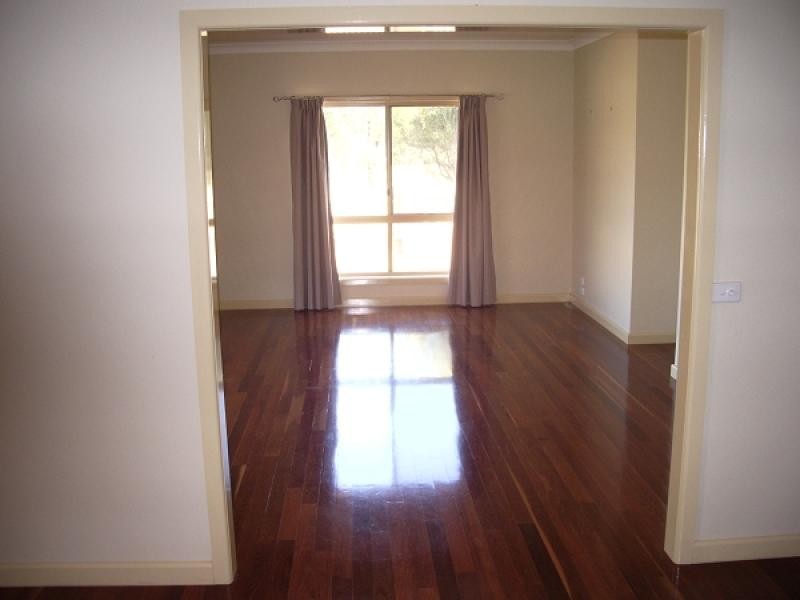 21 THE GROVE, Albury NSW 2640