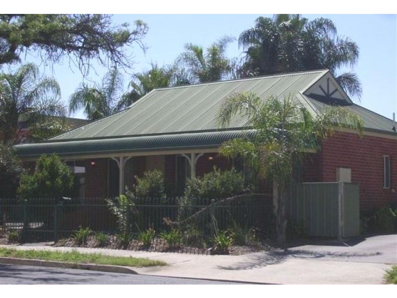 470 MACAULEY STREET, Albury NSW 2640