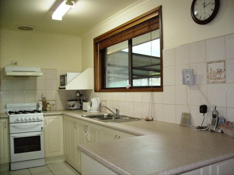 18 SPURR STREET, Holbrook NSW 2644