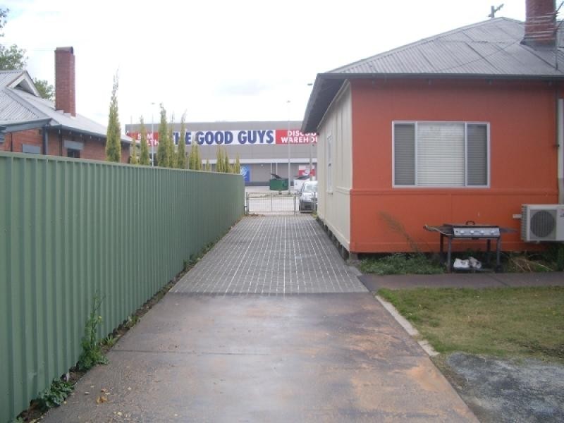 423 HUME STREET, Albury NSW 2640