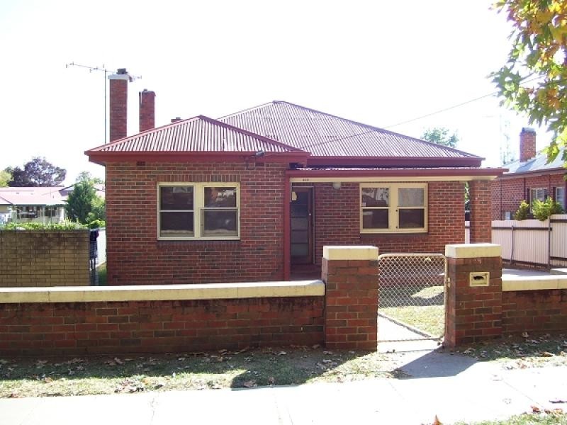 409 OLIVE STREET, Albury NSW 2640