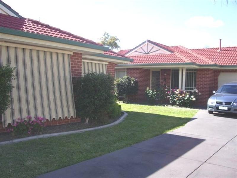 2/10 RACHEL CRT, Albury NSW 2640