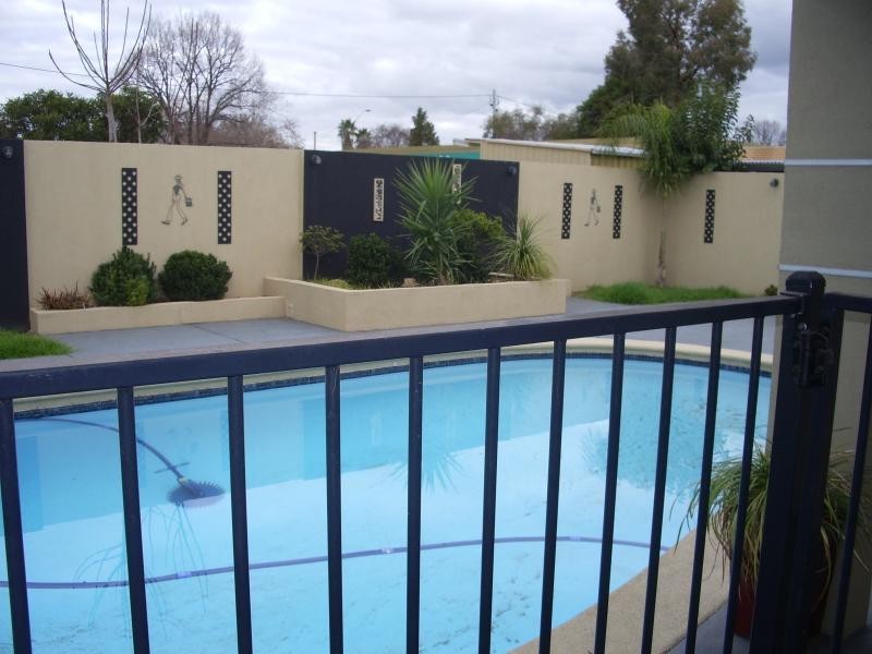 810 ST JAMES CRESCENT, Albury NSW 2640